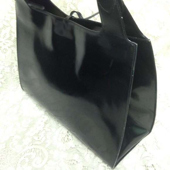 Ferragamo Large Black Enamel Patent Tote- Handbag - Picture 5 of 13